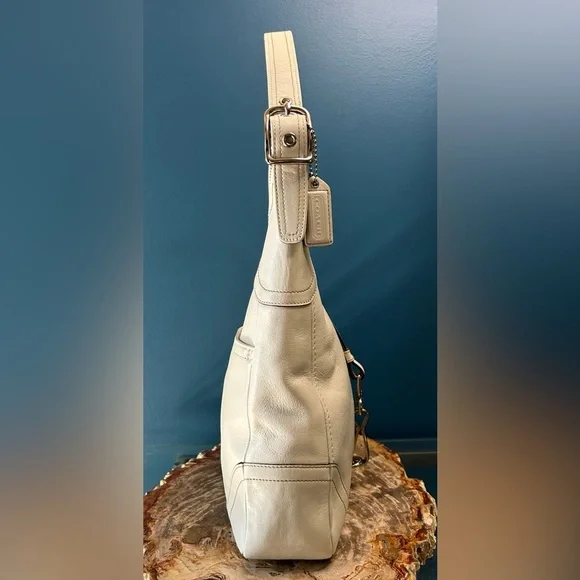 Vintage COACH Hamptons Hobo Clip Flap Chalk White Leather 8A67 EUC - Picture 10 of 16